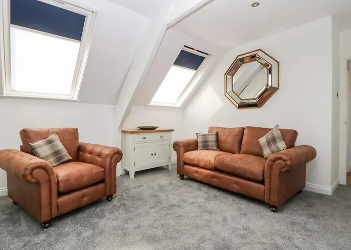 2 Rodgers Mews