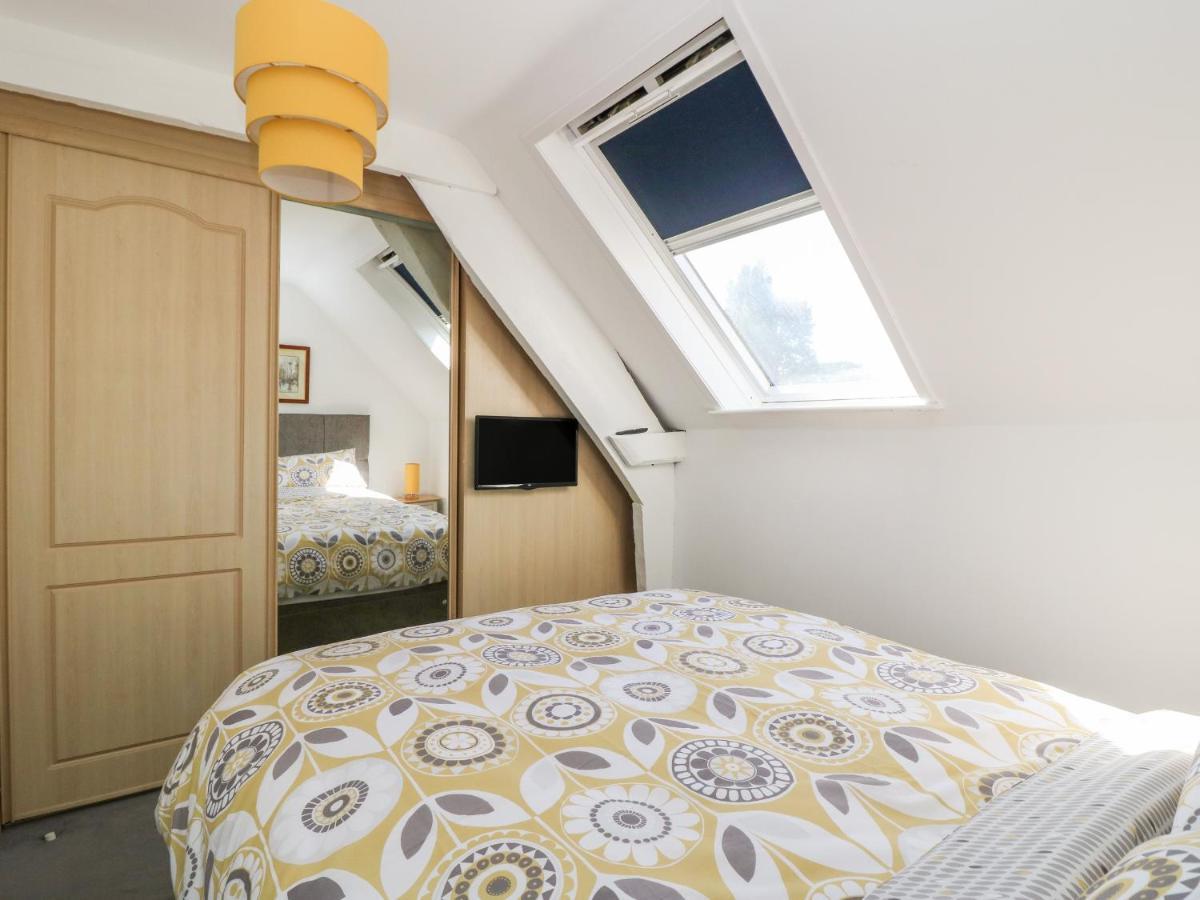 2 Rodgers Mews * Malton