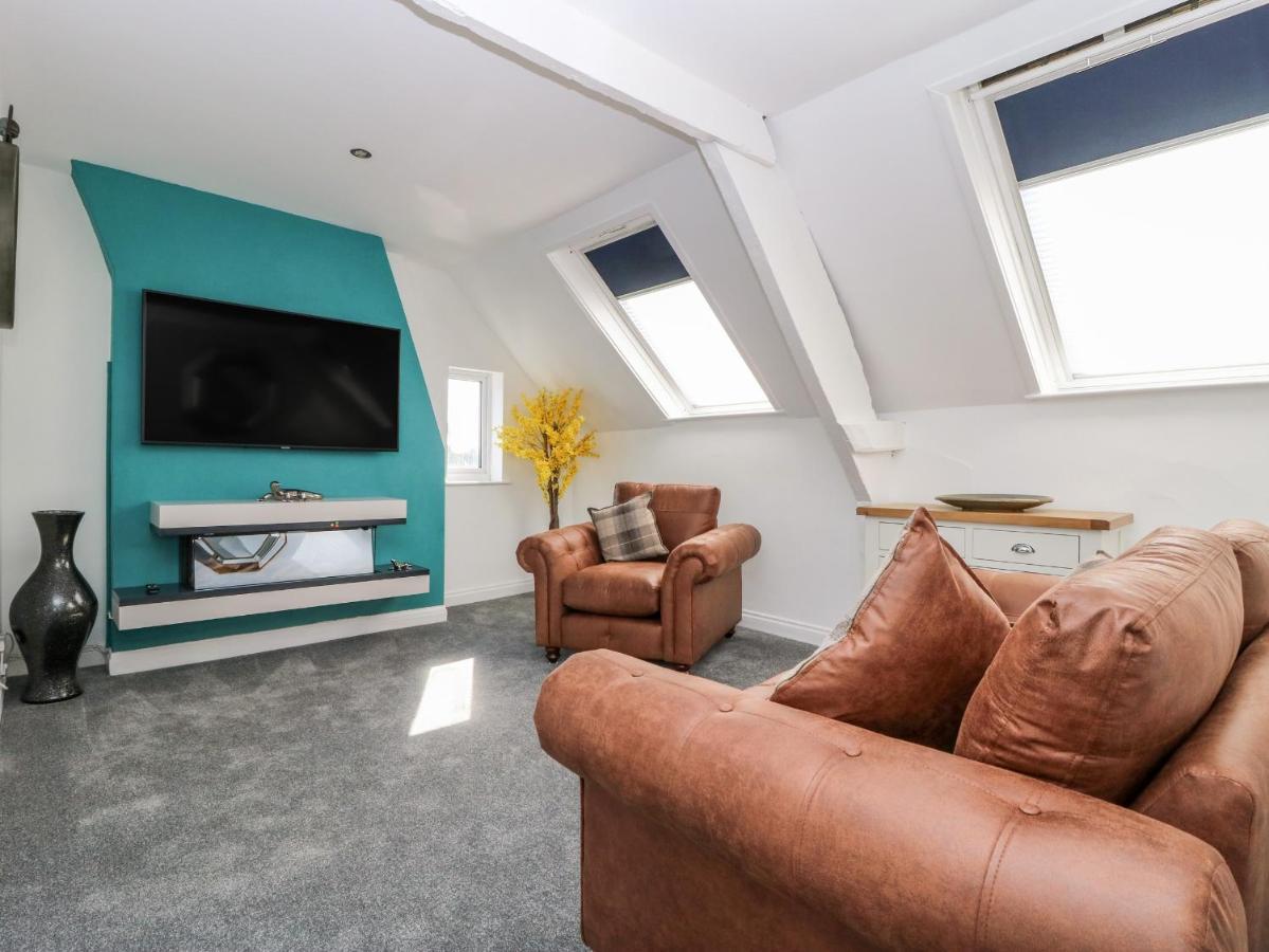2 Rodgers Mews * Malton