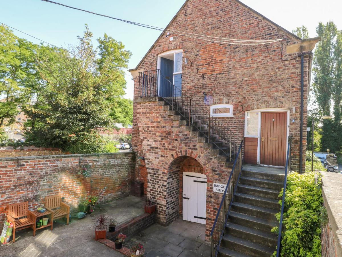 2 Rodgers Mews * Malton